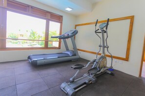 Villa, 2 habitaciones, para fumadores, balcón | Sala de fitness