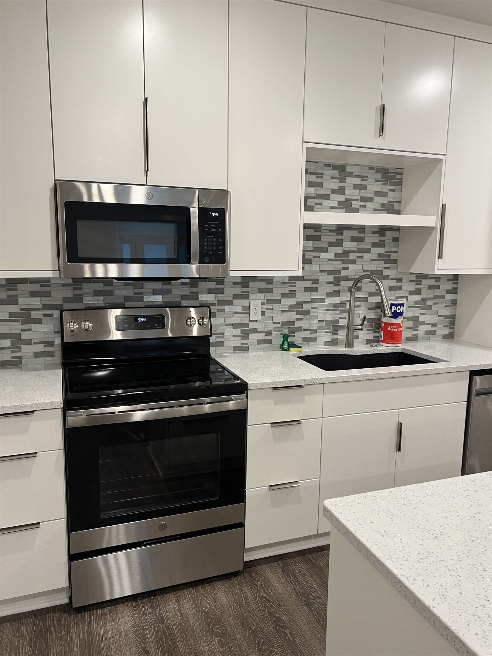 Luxury unit near hospitals