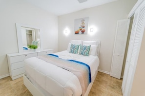 1 habitación, tabla de planchar con plancha, wifi y ropa de cama