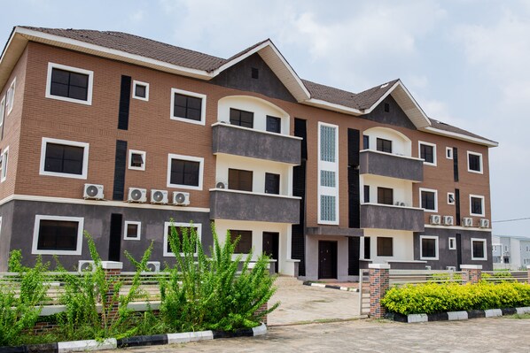 Exterior - Peace De Luxe Limited (Loburo)