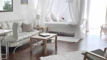 1 habitación, tabla de planchar con plancha, wifi gratis y ropa de cama