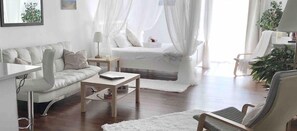 1 habitación, tabla de planchar con plancha, wifi gratis y ropa de cama 