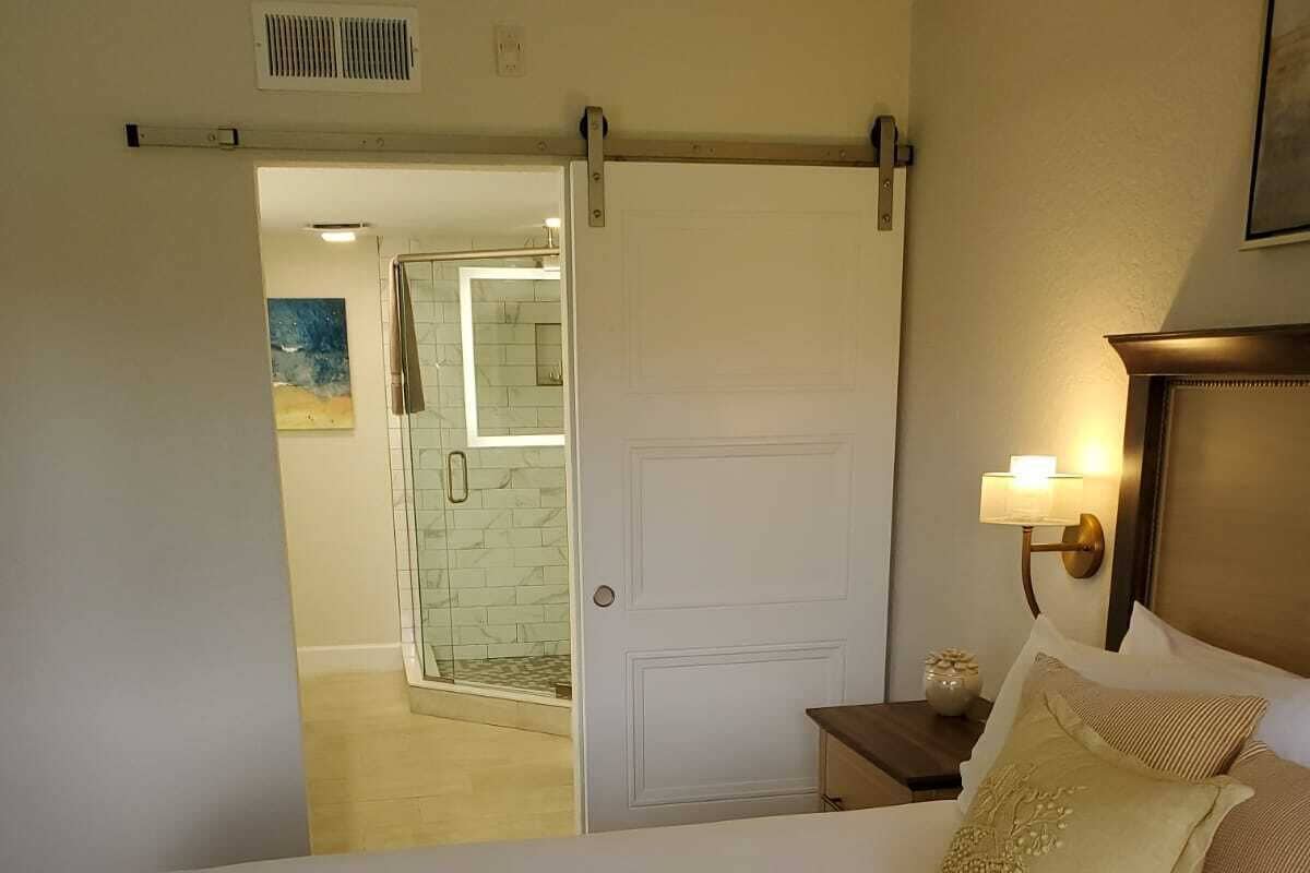 Luxury Suite | 2 bedrooms, blackout drapes, iron/ironing board, free WiFi