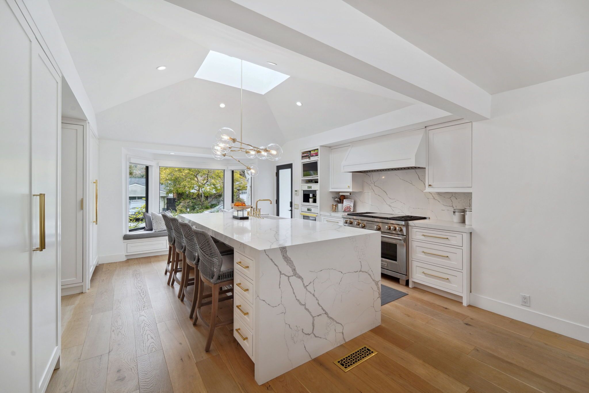 Remodeled Charming Pacific Palisades Home with Pool/Spa