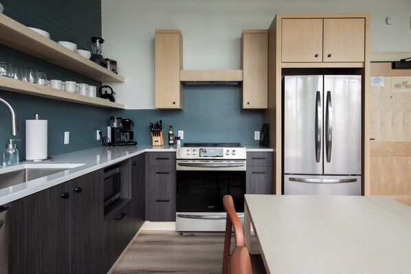 Fridge, microwave, oven, dishwasher