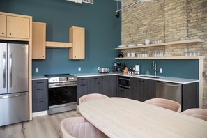 Fridge, microwave, oven, dishwasher