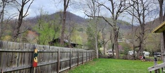 Maggie Valley Creekside Retreat!