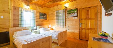 1 bedroom, desk, bed sheets