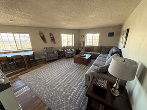 Smart TV - Powderhorn Slopeside 3 Bedroom / 3.5 Bath Condo Next to Ski Lift (Mesa)