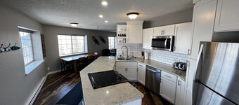 Powderhorn Slopeside 3 Bedroom / 3.5 Bath Condo Next to Ski Lift