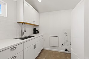 Interior - Sloan's Lake Studio Cottage (Denver)