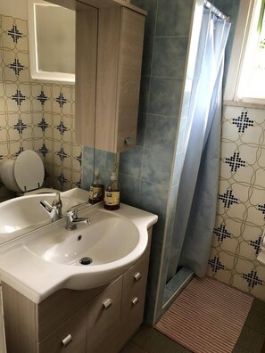 Villa, 3 Bedrooms, Smoking, Patio | Bathroom | Towels - Charming Sicilian Villa in Fontane Bianche (Syracuse)
