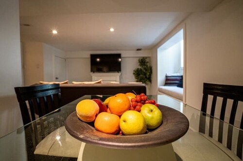 An affordable and modern, pet friendly 1 Bedroom apartment close to the beach