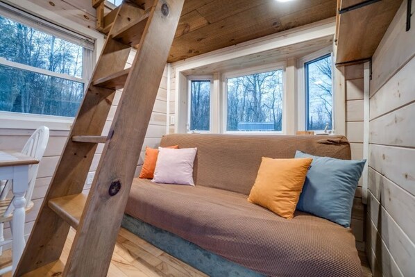 Living area -  Tiny Home (Beaver Dams)