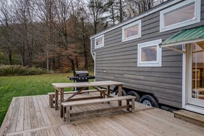 Outdoor dining -  Tiny Home (Beaver Dams)