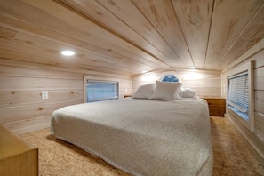 2 bedrooms, bed sheets -  Tiny Home (Beaver Dams)