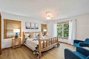5 chambres, fer et planche à repasser, lit de bébé portatif