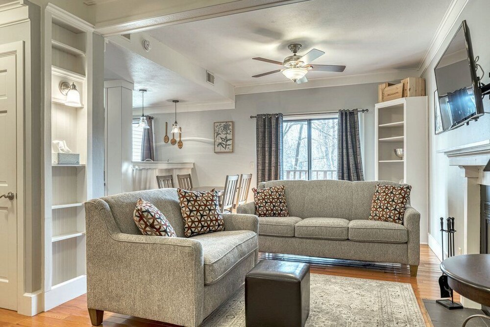 136 GENEVA COVE STUDIO CONDO