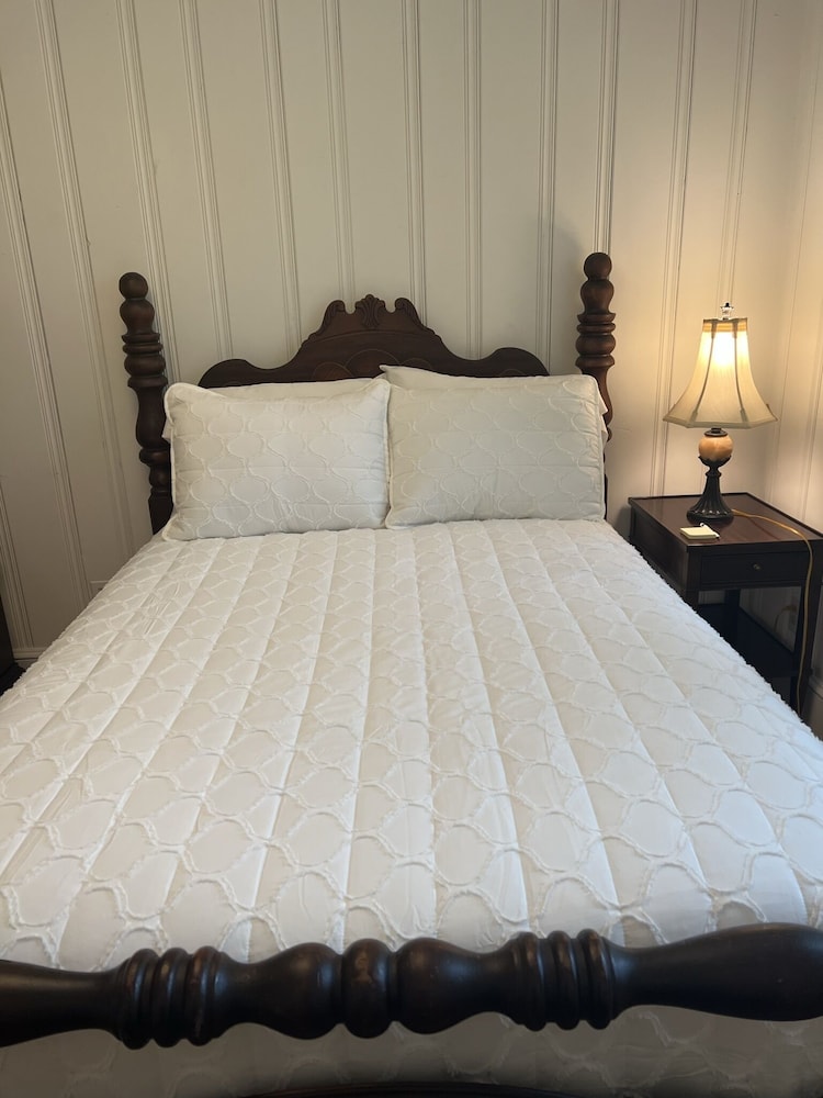 Sweet Home near Downtown Greenville Greenville Vrbo