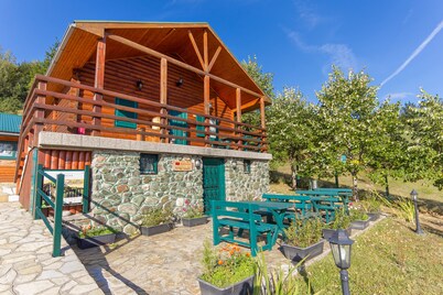 Hotel Gacka - Two-Bedroom Cottage with Balcony