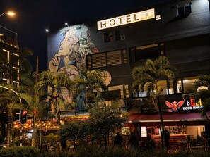 Front of property - HOTEL LAURELES PALO ALTO (Medellín)