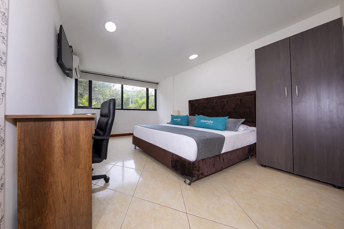 Habitación estándar doble | Escritorio, wifi gratis, ropa de cama