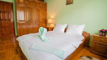 2 chambres, bureau, draps fournis