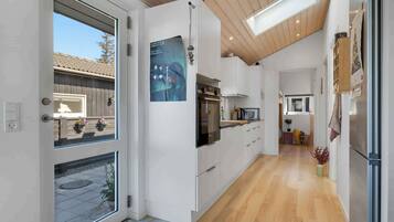 Réfrigérateur, four, plaque de cuisson, lave-vaisselle