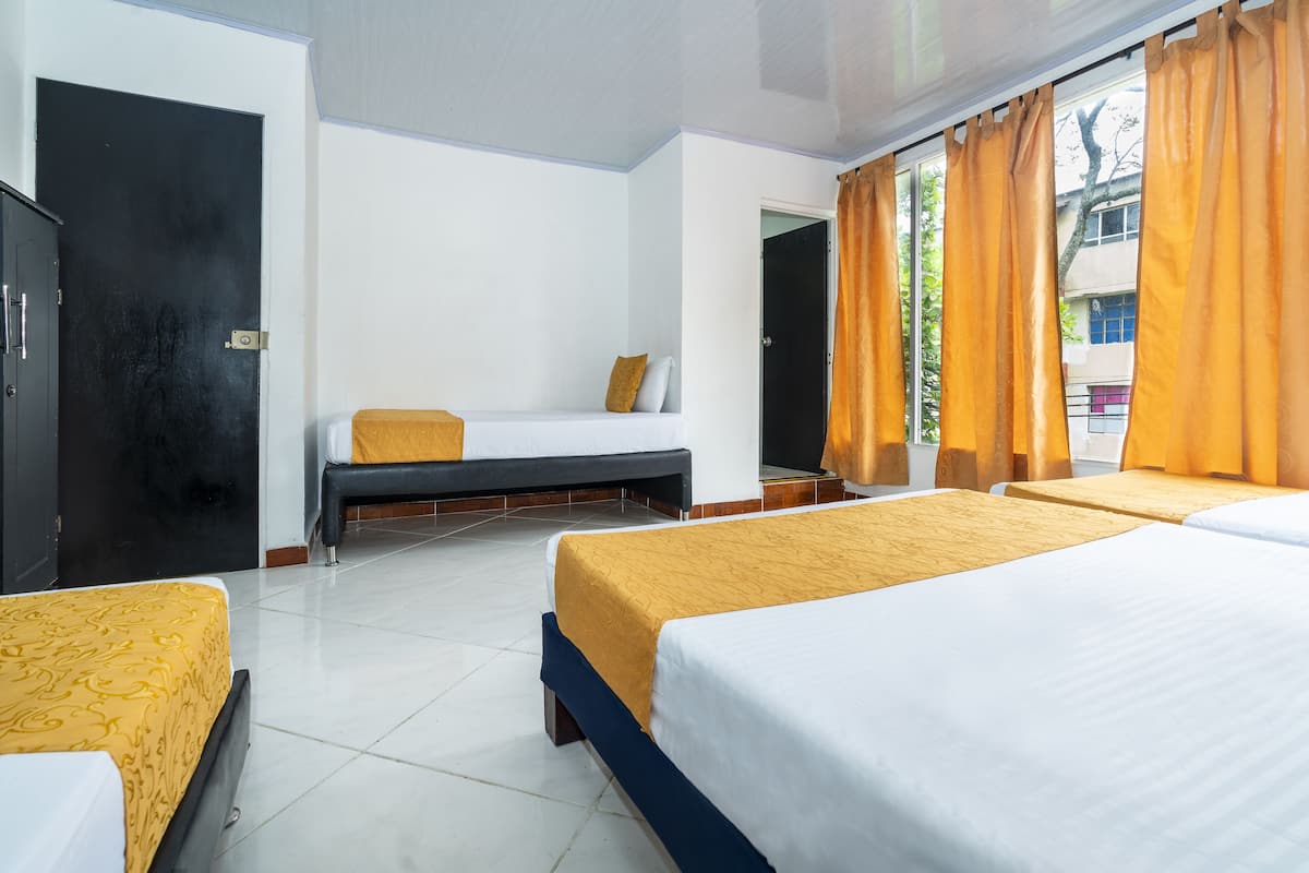 Habitación estándar con 2 camas individuales | Wifi gratis y ropa de cama