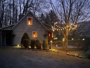 Exterior - Stargazer Cabin-Where the mountains meet the sky! (Boone)