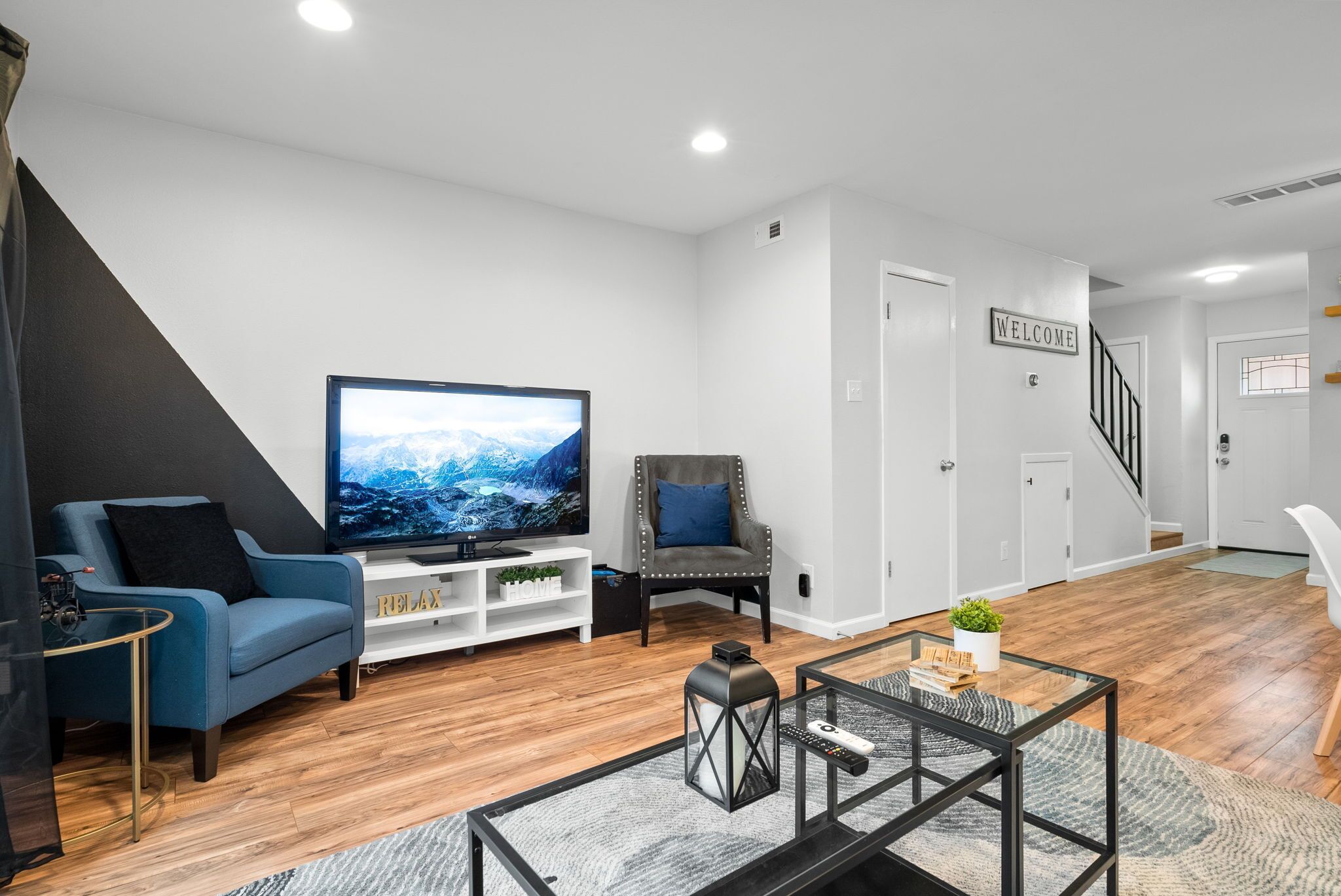 Cozy 2BD 1.5BA Townhome in Austin