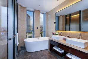 Deluxe enkelrum - 1 sovrum | Badrum | Gratis toalettartiklar, hårtork, badrock och tofflor