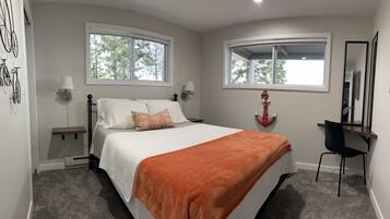 4 bedrooms, desk, free WiFi, bed sheets