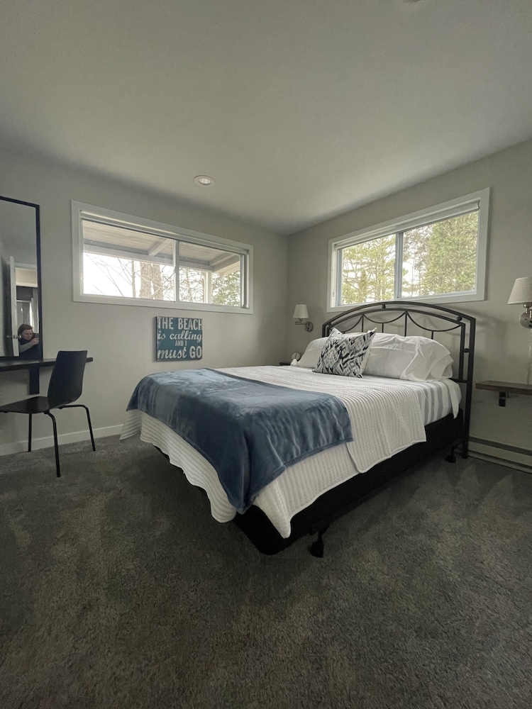 Beautiful 4 bedroom, 2 bath home on East Twin Lake! Lewiston Vrbo