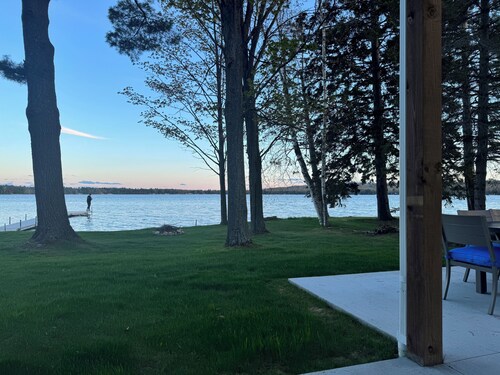 Beautiful 4 bedroom, 2 bath home on East Twin Lake!