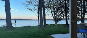 Beautiful 4 bedroom, 2 bath home on East Twin Lake!