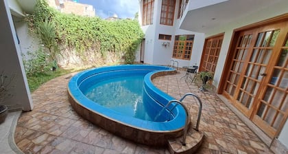 Hot Springs pool in historic Baños del Inca, 10 min. from Cajamarca, sleeps 12