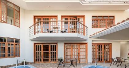Hot Springs pool in historic Baños del Inca, 10 min. from Cajamarca, sleeps 10
