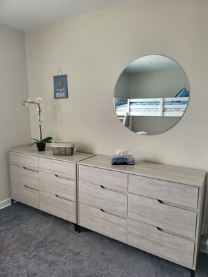 2 bedrooms, desk, iron/ironing board, travel cot