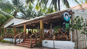 Bar (en la propiedad)