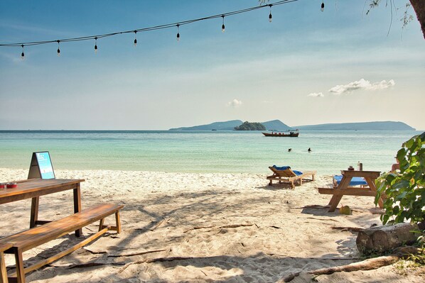Beach/ocean view - Mad Monkey Koh Rong (Koh Rong)
