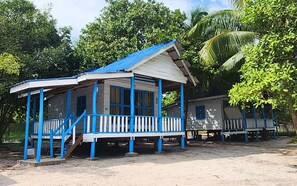 Habitación estándar con 2 camas individuales | Wifi gratis y ropa de cama 