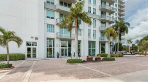 Exterior - Discover Your Dream Getaway in West Palm Beach Today! (West Palm Beach)