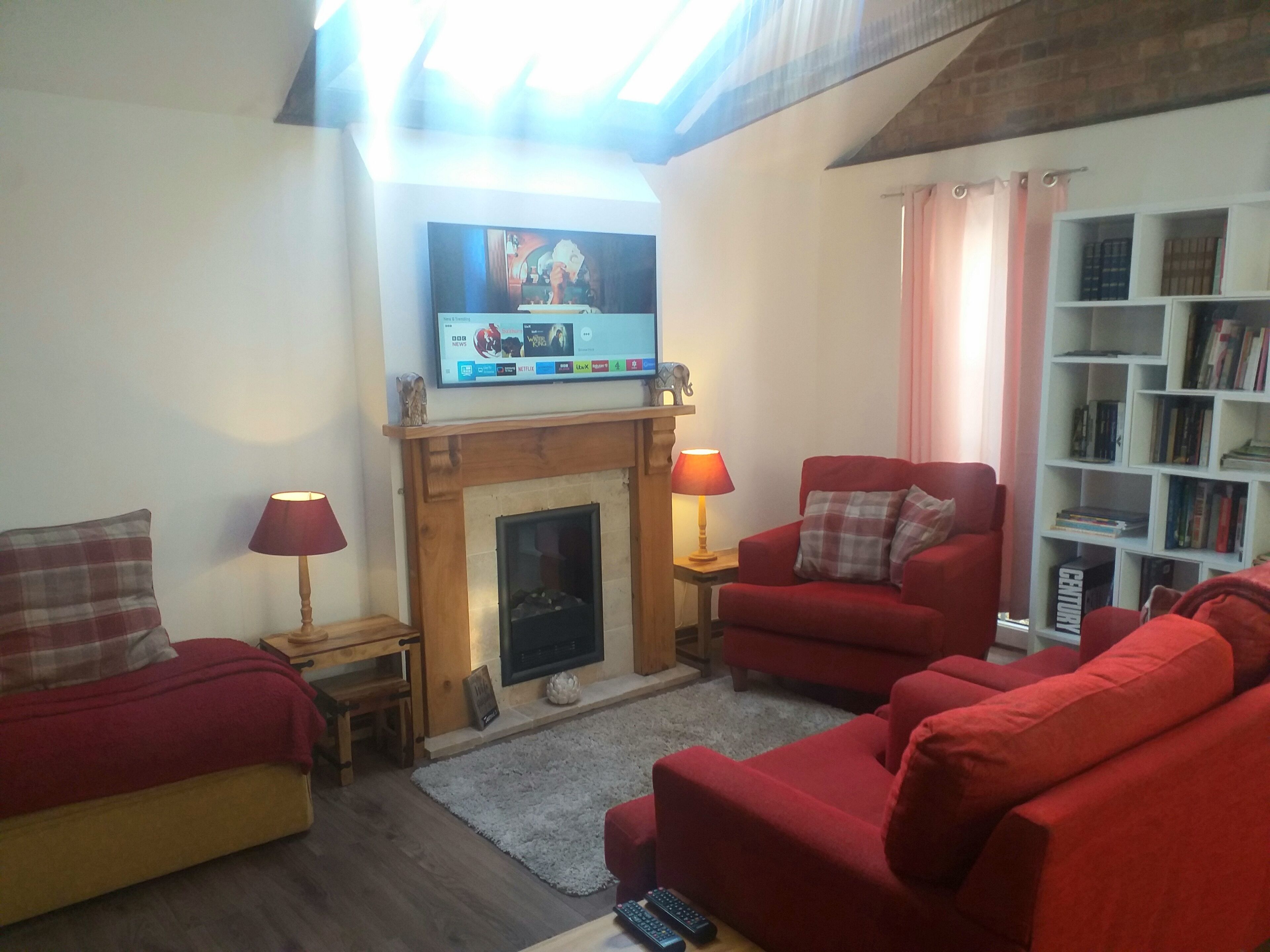 House - Sleeps 2, Pet Friendly & Free Parking - Hull