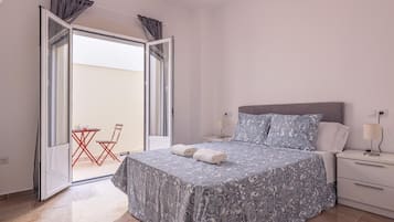 3 slaapkamers, een strijkplank/strijkijzer, internet, beddengoed