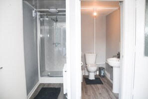 花灑/浴缸組合、風筒、提供毛巾