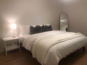 Room - Your Oasis in the Heart of Columbus: Brookwood Townhome for Rent (Columbus)