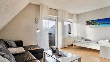 Fernseher, DVD-Player, Stereoanlage