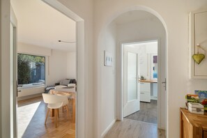 Interior - Bibernest Holiday Home with Private Terrace, AlbCard Partner (Münsingen)