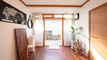 Basic Room | Living area | IPod dock, heated floors